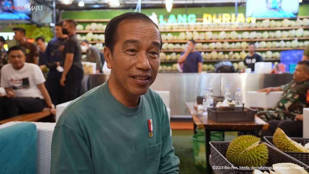 Momen Jokowi Rayakan Kemenangan Timnas U-22 di SEA Games 2023, Traktir Menteri Makan Durian