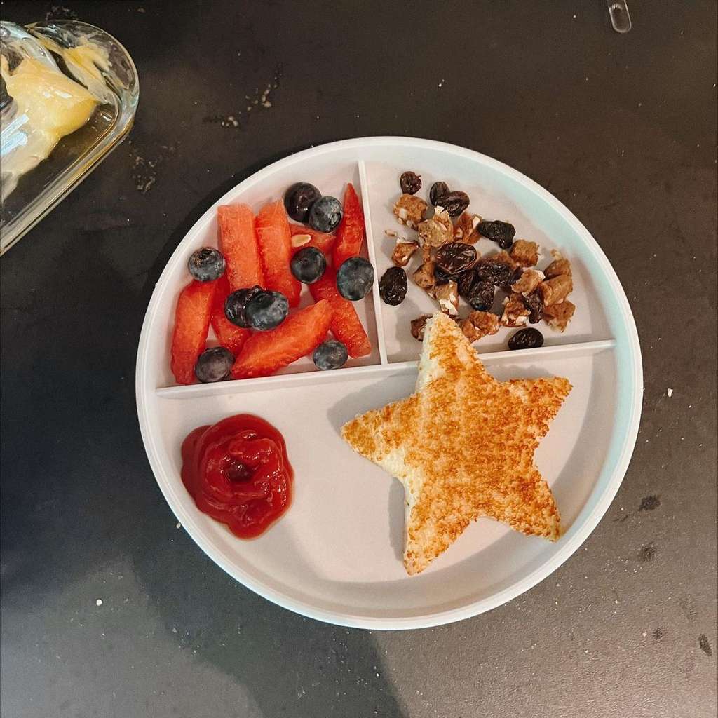 Bekal bikinan Gigi Hadid