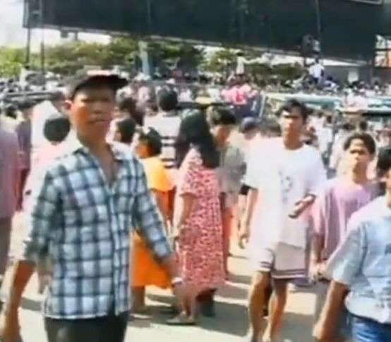 Mengenang 25 Tahun Kebakaran Mal Klender 98, Tewaskan Lebih 400 Orang Mengenang 25 Tahun Kebakaran Mal Klender 98, Tewaskan Lebih 400 Orang