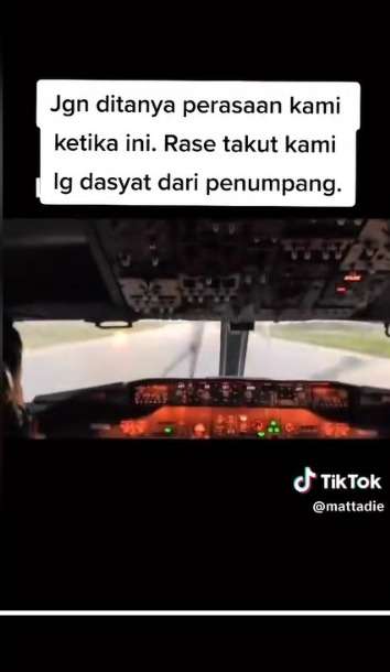 Pemandangan Mendebarkan dari Ruang Kokpit Pilot Saat Mendarat dalam Kondisi Cuaca Buruk