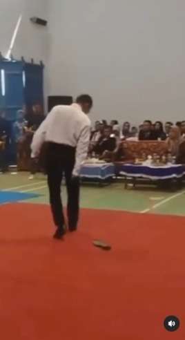 Siswa SMK Pakai Sepatu Minjam Copot Saat Wisuda, Jadi Viral Berujung Dihubungi KSAD TNI Ditawarkan Ikut Seleksi Bintara