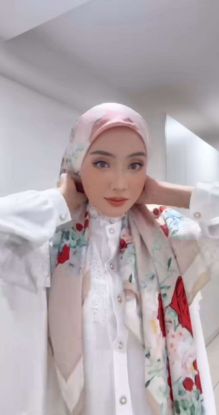 Hijab Motif Style Simpel, Look Jadi Terllihat Fashionable