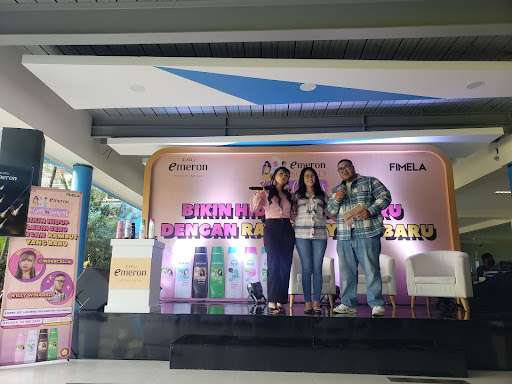Emeron Squad Goes to Campus: Jadikan Hidup Lebih Seru dengan Rambut yang Baru