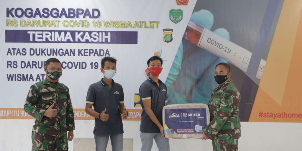 Pembagian masker gratis ke berbagai kalangan