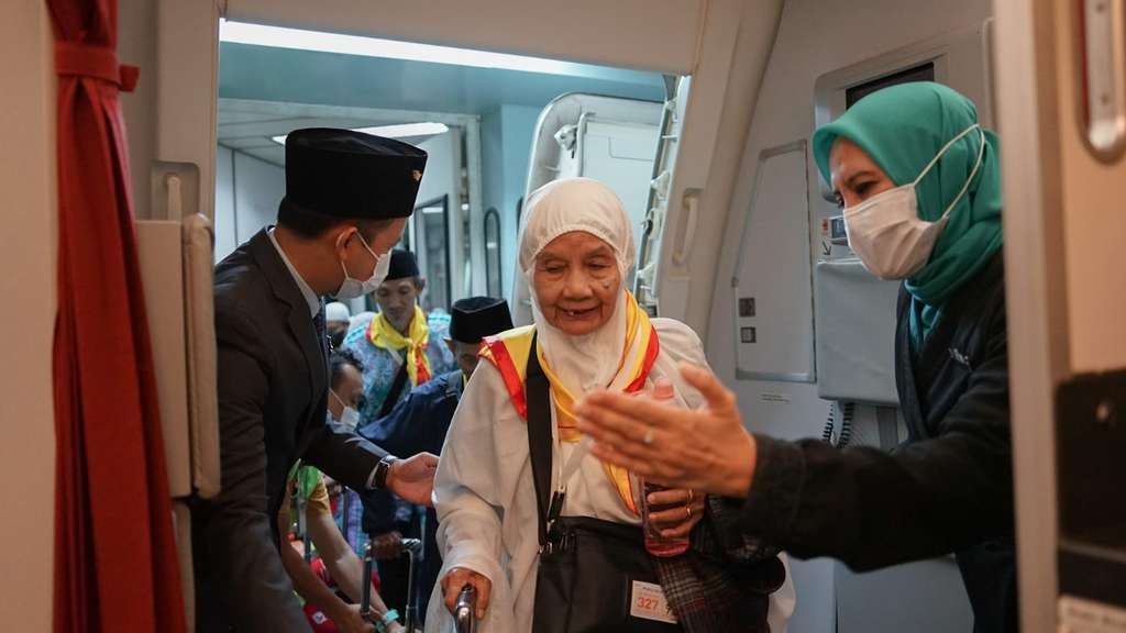 Keberangkatan Perdana Haji 2023, 1,932 Calon Jemaah Diangkut dari 5 Kota di Indonesia