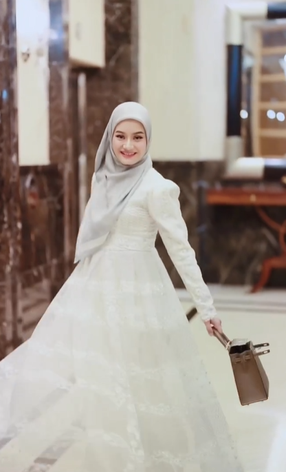 Dinda/ Instagram Dinda Hauw @dindahw