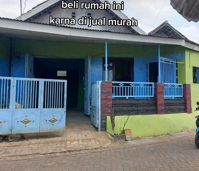 Transformasi rumah tua jadi hunian nyaman dan estetik.