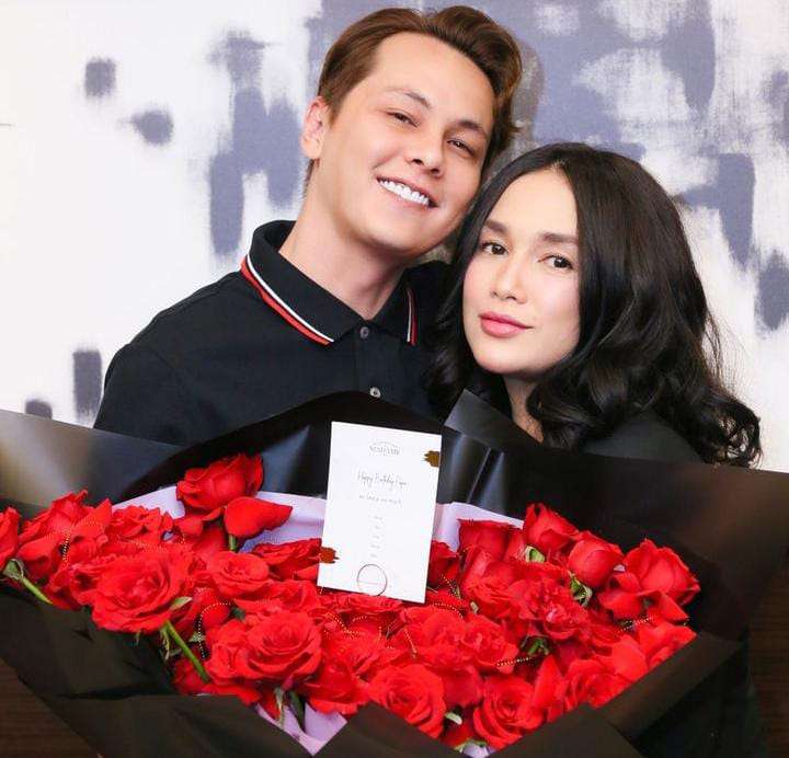 Potret Ussy Sulistiawaty dan suami