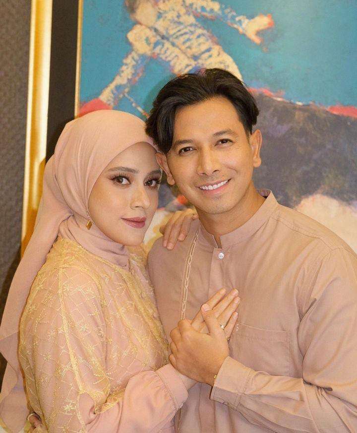 Potret Fairuz A.Rafiq dan suami