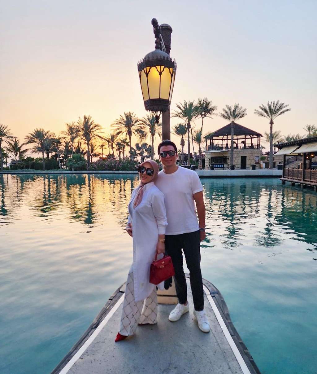 Potret liburan Syahrini dan Reino Barack ke Dubai