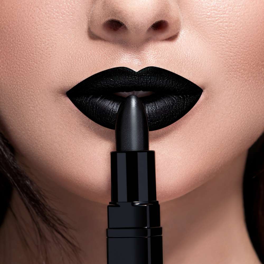 Lipstik Hitam