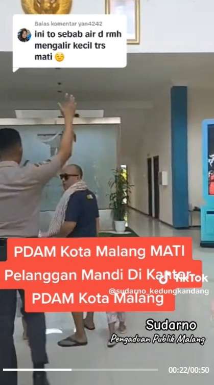 Viral Pria Ajak Anak Istri Datang ke Kantor PDAM Malang, Numpang Mandi dan Cuci Baju