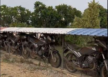 Rumah pagar motor