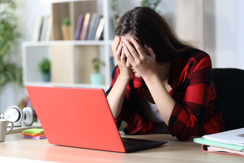 Nyesek Banget! Mahasiswa Tingkat Akhir Nangis Tersedu-Sedu File Skripsinya Hilang Padahal Hampir Selesai