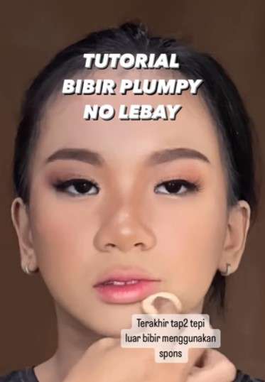 Memakai Bedak
