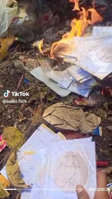 Kurang Seminggu Menjelang Pernikahan Pria ini Pergoki Calon Istrinya Selingkuh, Tak Jadi Nikah Undangannya Dibakar
