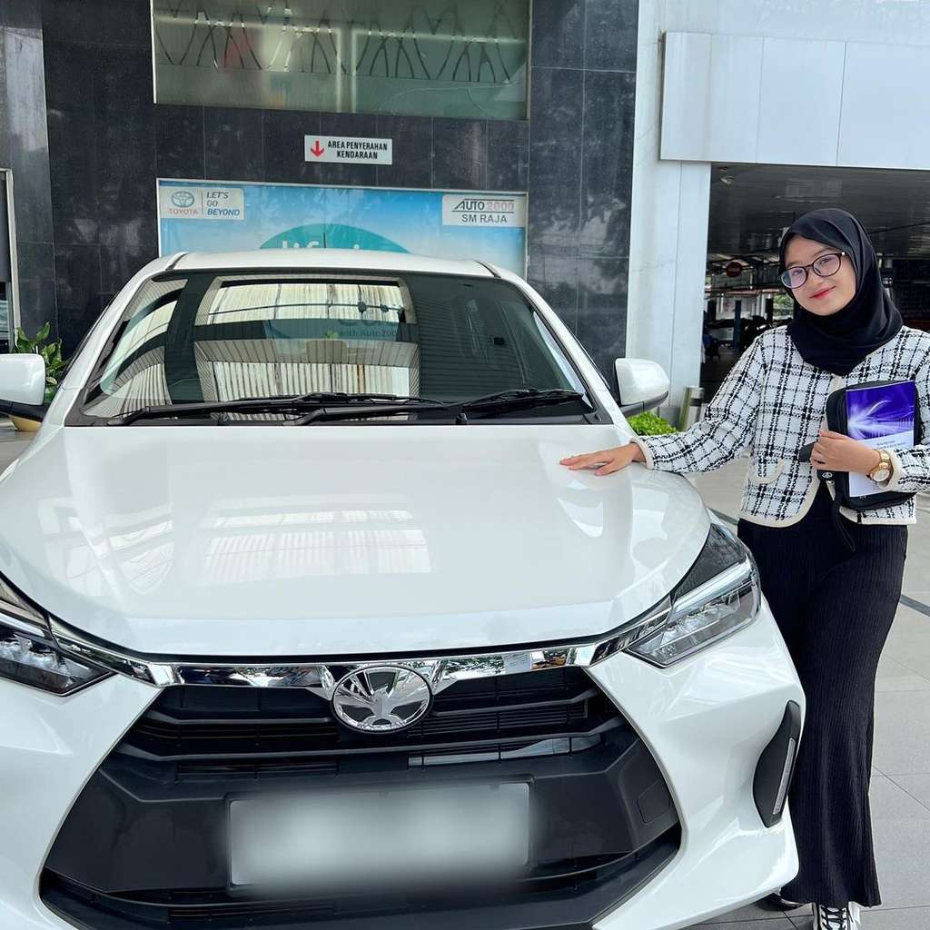 Dipenuhi Rasa Bahagia, Wanita Asal Medan Ini Resmi Terima Mobil Agya Rp1 dari Flash Sale Rp1 Shopee