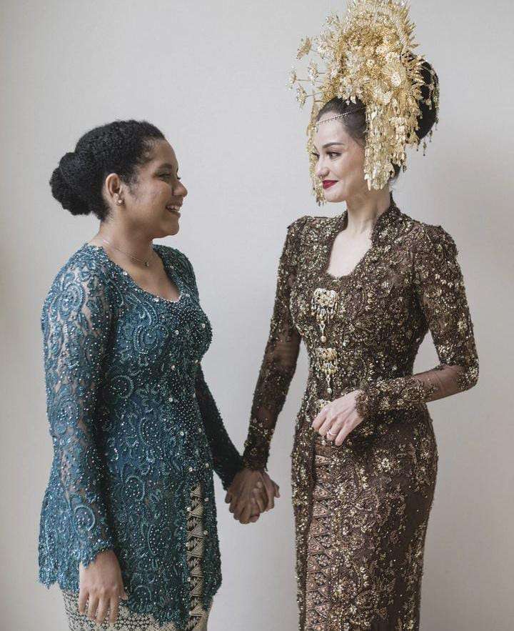 Enzy Storia dan Casey