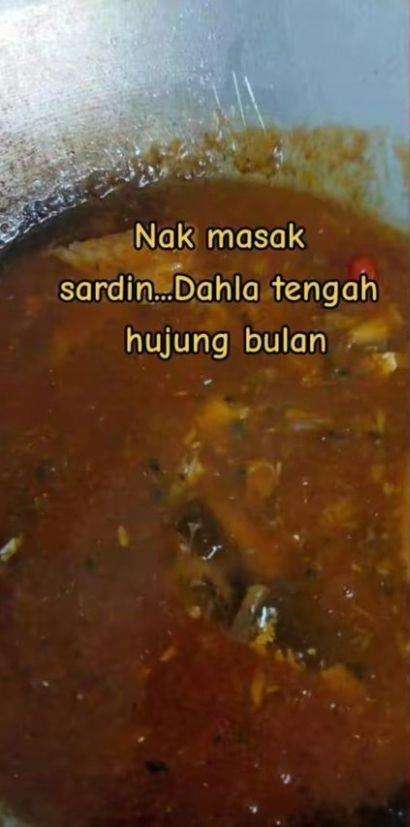 Cacing dalam kaleng sarden.