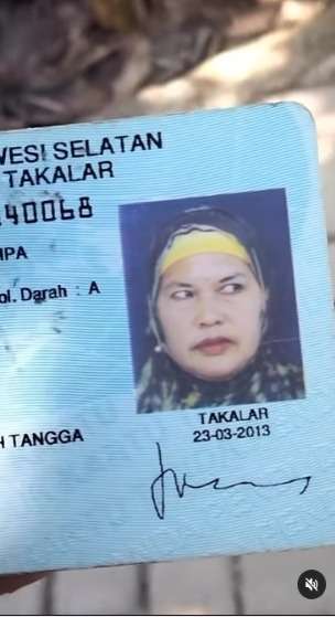 Ekspresi Sinis Wanita Saat Foto KTP, Bikin yang Lihat Ngerasa Sedang Dimarahi