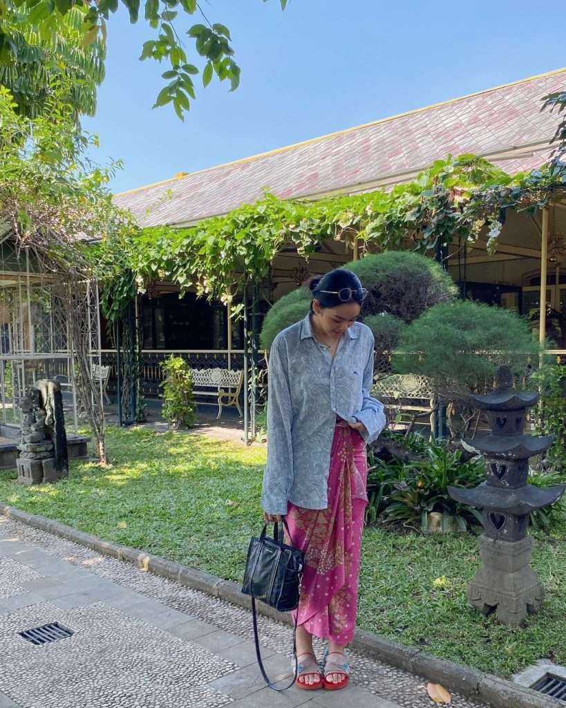 Outfit Kebaya Ala Rania Yamin (Sumber: Instagram @raniaayamin)