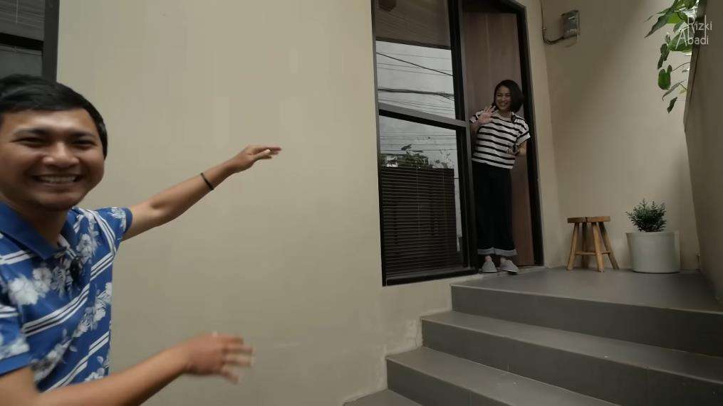 Rumah mungil di gang sempit tapi desain interiornya bikin melongo