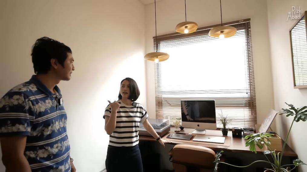 Rumah mungil di gang sempit tapi desain interiornya bikin melongo