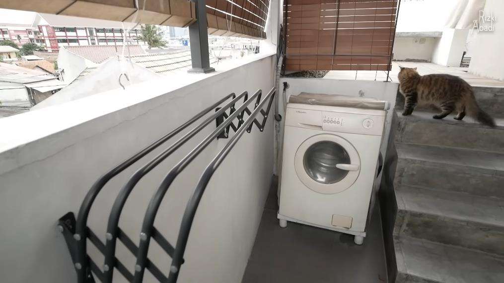 Rumah mungil di gang sempit tapi desain interiornya bikin melongo