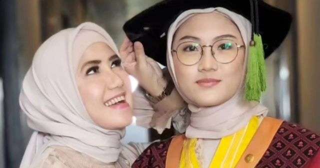 Potret Anak Gadis Ine Sinthya yang Calon Dokter