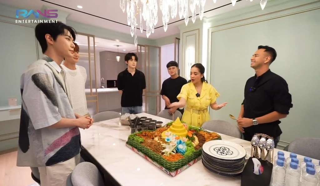 Potret Keseruan NCT DoJaeJung di Rumah Raffi Ahmad