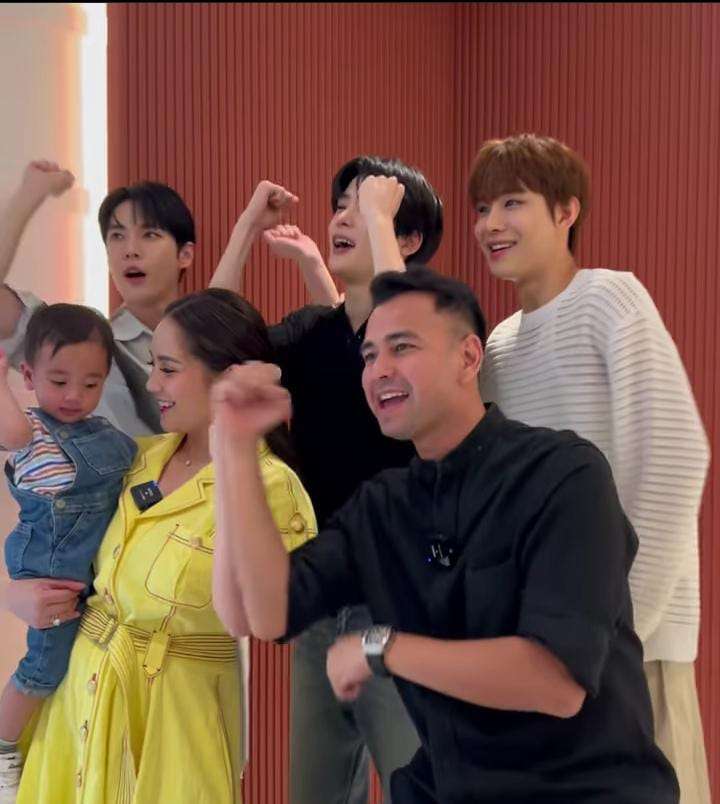 Potret Keseruan NCT DoJaeJung di Rumah Raffi Ahmad