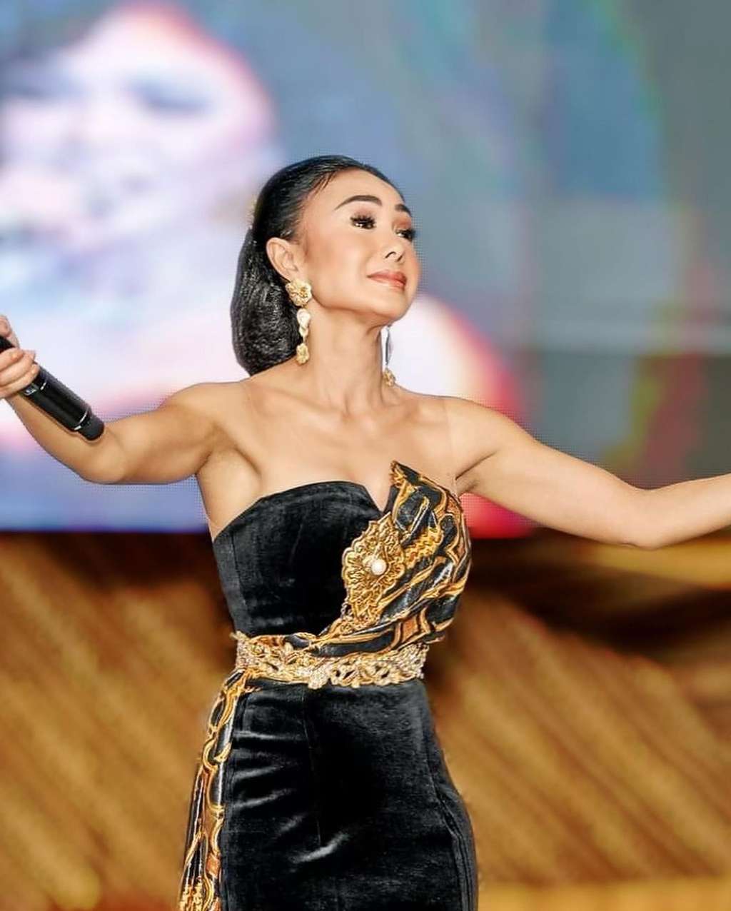 Potret Yuni Shara