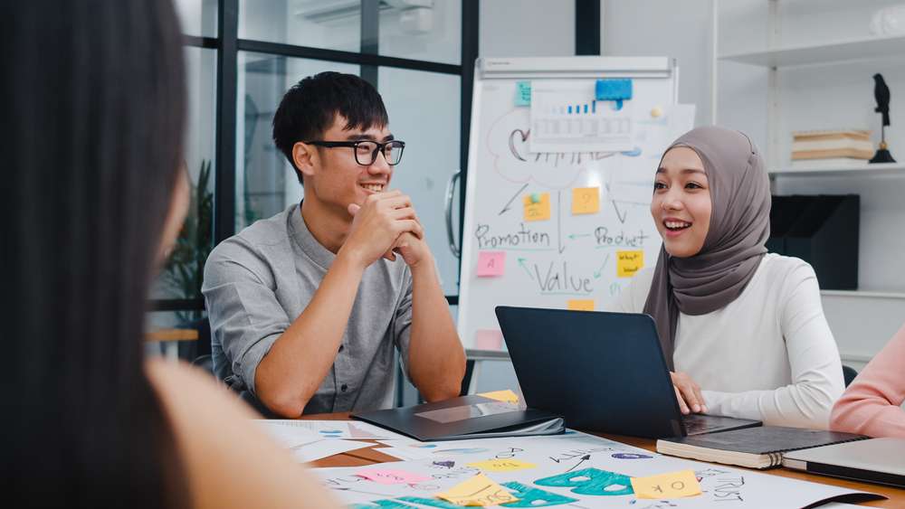 Tips Memilih Produk Pelembut yang Cocok untuk Pakaian dan Hijab