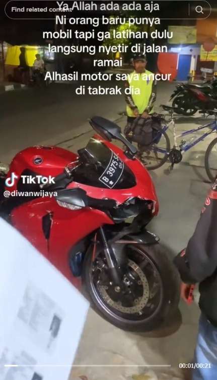 Motor Ninja Hampir Jadi Ayam Geprek Ditabrak Mobil, Pelaku Hampir Kabur Pas Diperiksa Bikin Terkejut
