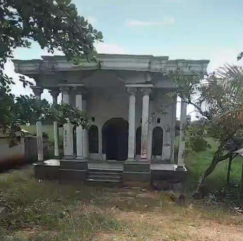 Rumah mewah tapi bohong.