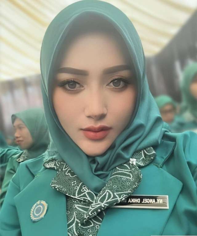 Potret Ibu Kades Cantik, Berhasil Curi Perhatian dan Bikin Betah Warganya