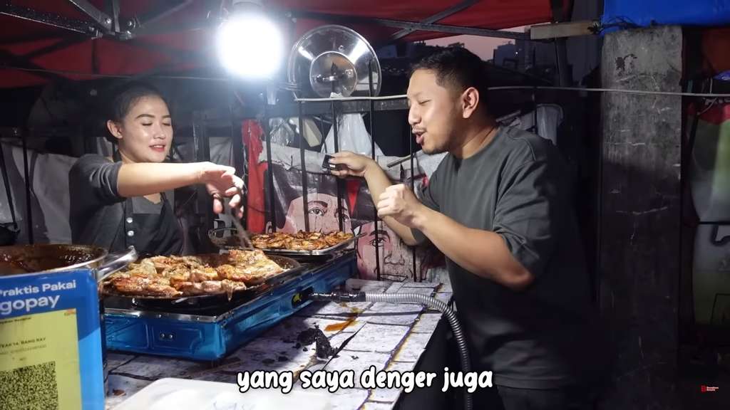 Viral Mantan Pramugari Cantik Jualan Steak Pinggir Jalan, Ternyata Begini Ceritanya