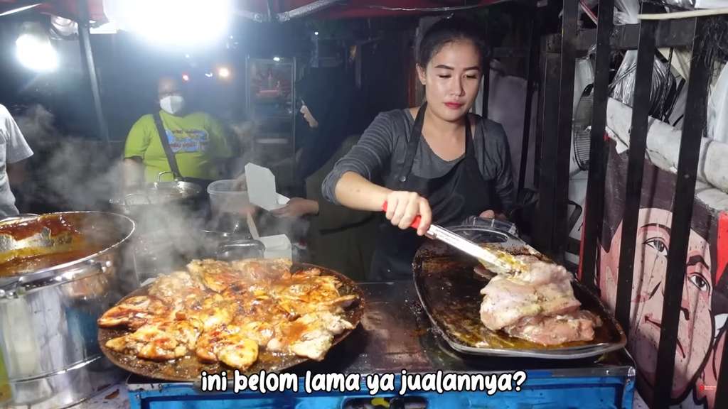 Viral Mantan Pramugari Cantik Jualan Steak Pinggir Jalan, Ternyata Begini Ceritanya