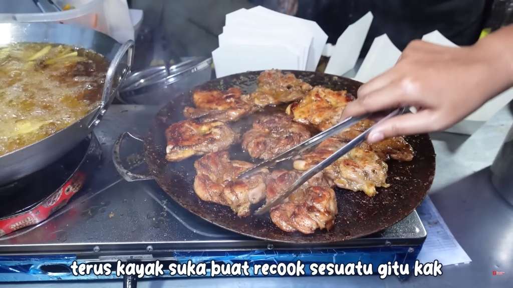 Viral Mantan Pramugari Cantik Jualan Steak Pinggir Jalan, Ternyata Begini Ceritanya