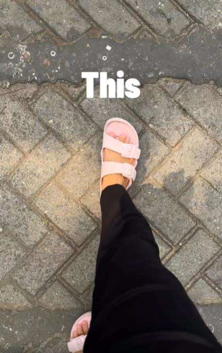 Ajaibnya sandal pnk saat sholat Jumat.