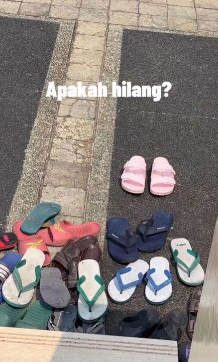 Ajaibnya sandal pink saat sholat Jumat.