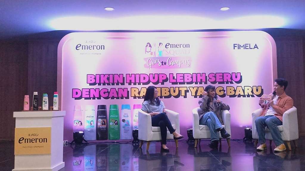 Amazing Hijab 'Self Expression Journey' di Emeron Squad Goes to Campus