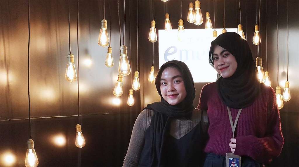 Amazing Hijab 'Self Expression Journey' di Emeron Squad Goes to Campus