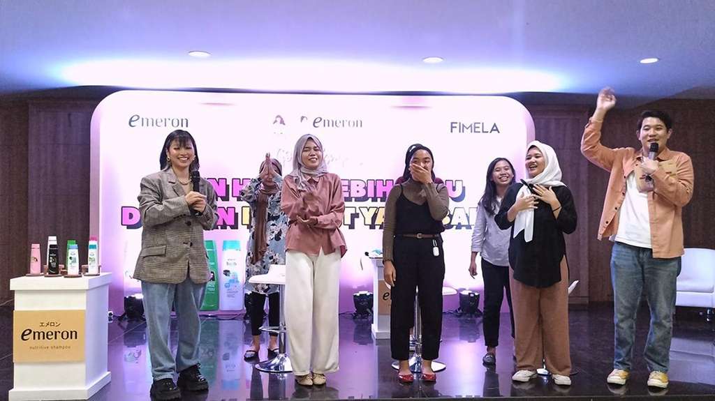 Amazing Hijab 'Self Expression Journey' di Emeron Squad Goes to Campus