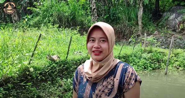 Bu RT Epa dari Tasikmalaya, Jawa Barat.