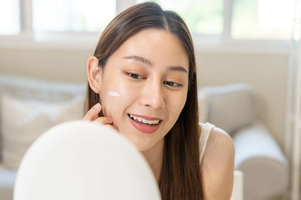 Memakai Skincare