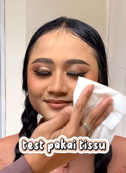 Uji Ketahanan Makeup Uji Ketahanan Makeup