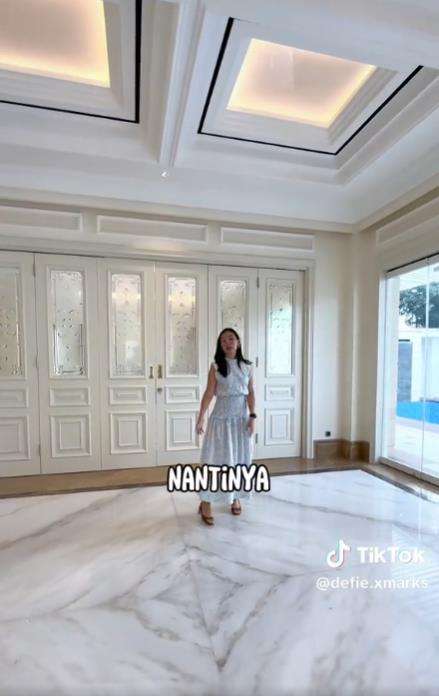 Home tour rumah mewah dan megah senilai Rp135 miliar.