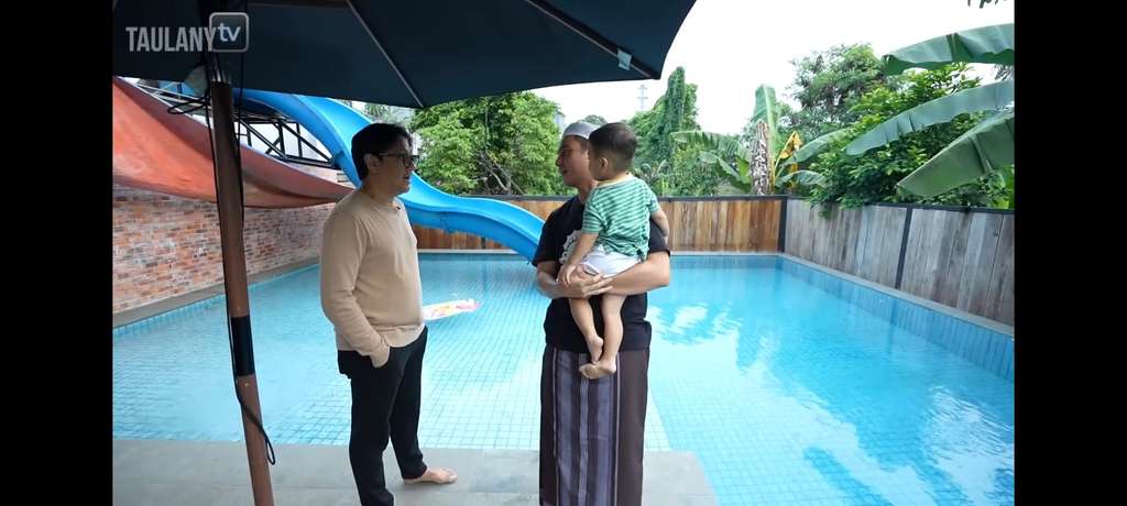 Potret waterboom di kantor Baim Wong