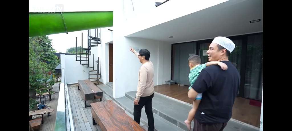 Potret waterboom di kantor Baim Wong